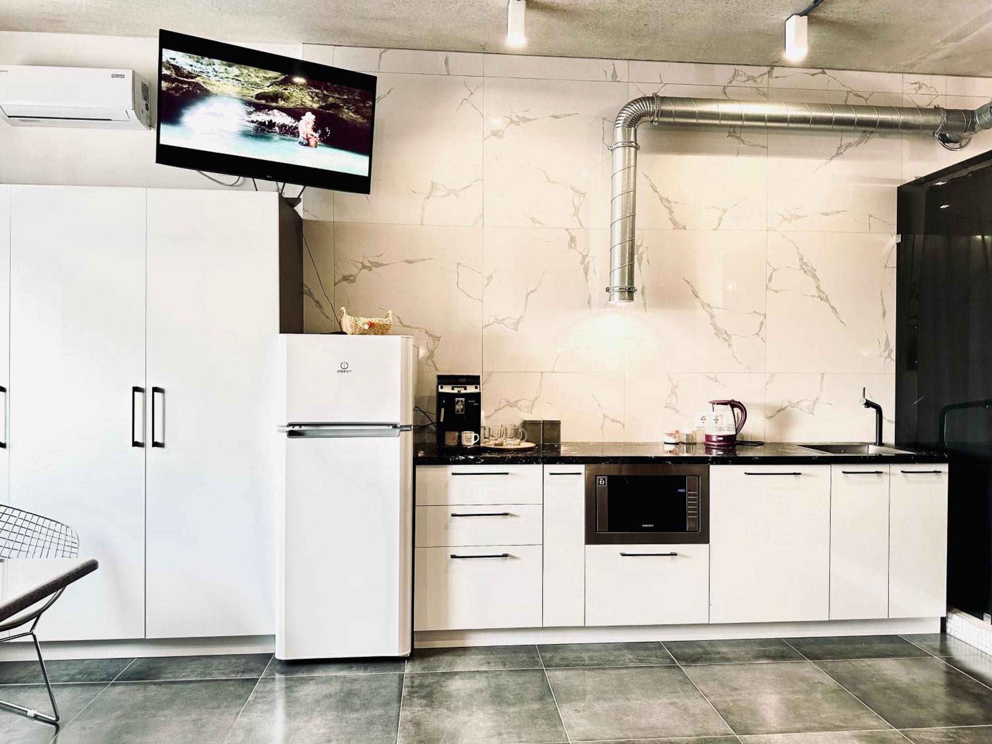 Modern Apartments With A Coffee Machine In The City Center, A View Of The City リウネ エクステリア 写真